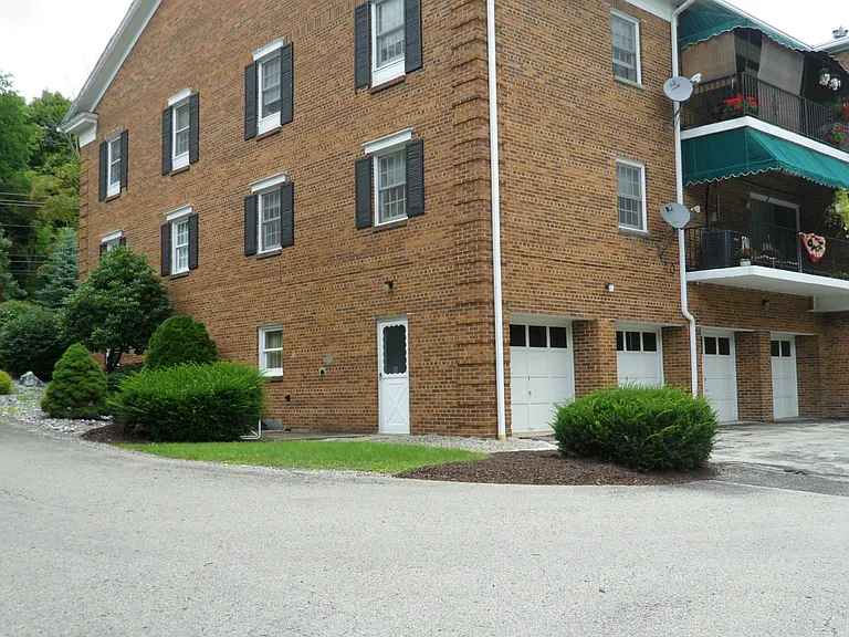 870 College Ave #10A — Photo 9