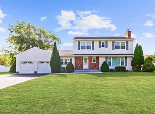 5 Christy Ln, Ocean, NJ 07712