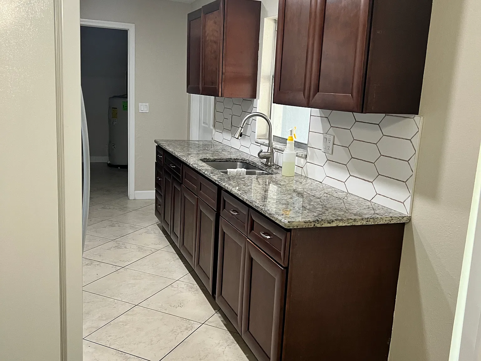 3 bed, 1768 sqft, $2,500 — Photo 4