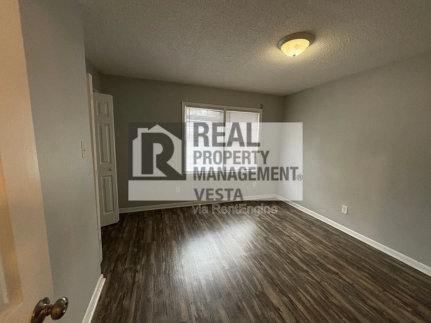 2 bed, 1.5 bath, $875 — Photo 4