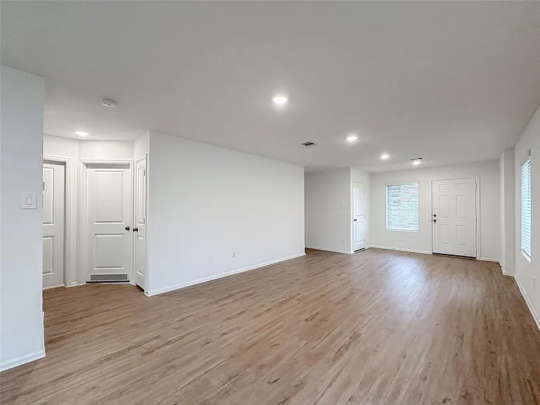 1515 Las Cuevas Dr — Photo 7