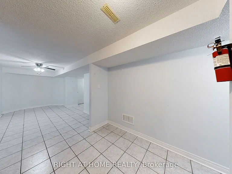 119 Letty Ave #LOWER — Photo 5