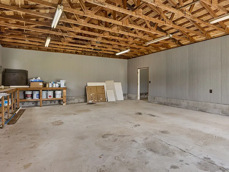 1305 Highway 48 S — Photo 52