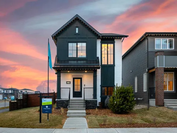 902 S Chinook Winds Mdw SW, Airdrie, AB T4B 5P7