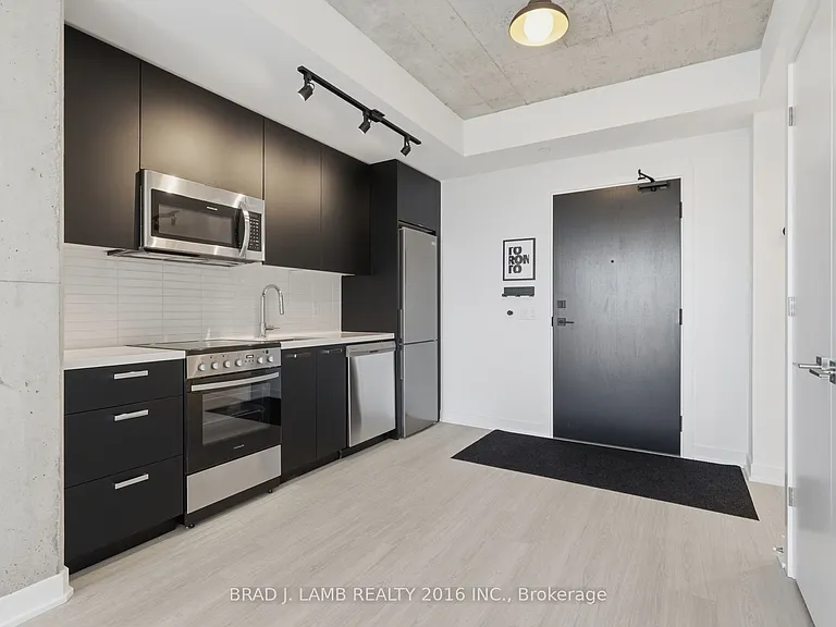 284 King St E #1303 — Photo 3