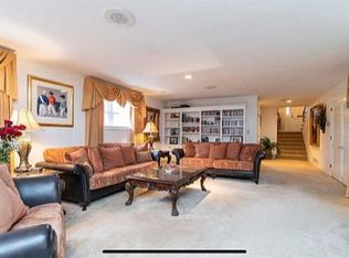 420 Holiday Rd, Lexington, KY 40502