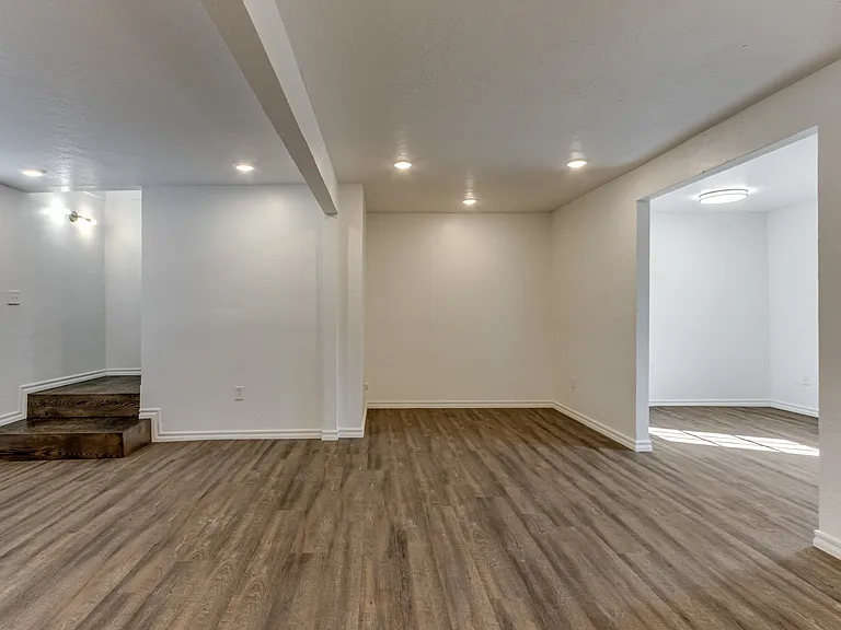 2115 N Billen Ave — Photo 6