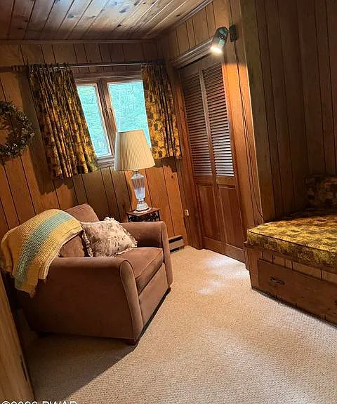 Bonus Room/Small Bedroom