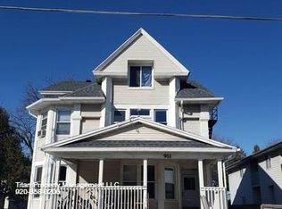 911 Wisconsin St #2E, Oshkosh, WI 54901