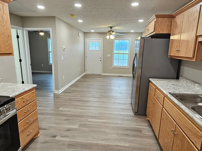 518 W Taylor St — Photo 8
