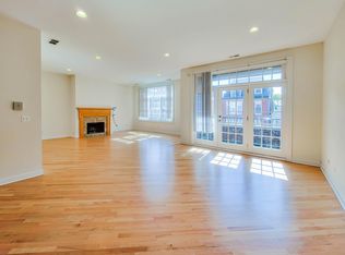 1438 W Belmont Ave #3F, Chicago, IL 60657