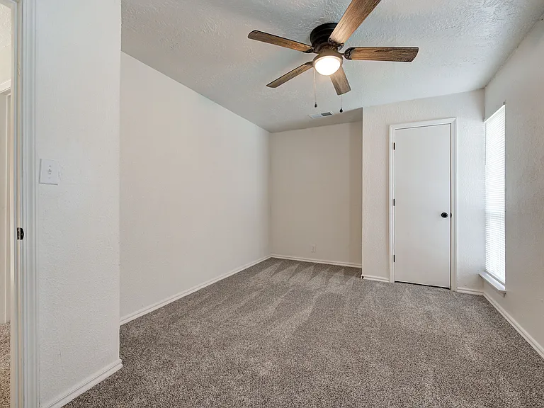 727 Vicksburg Ave — Photo 36