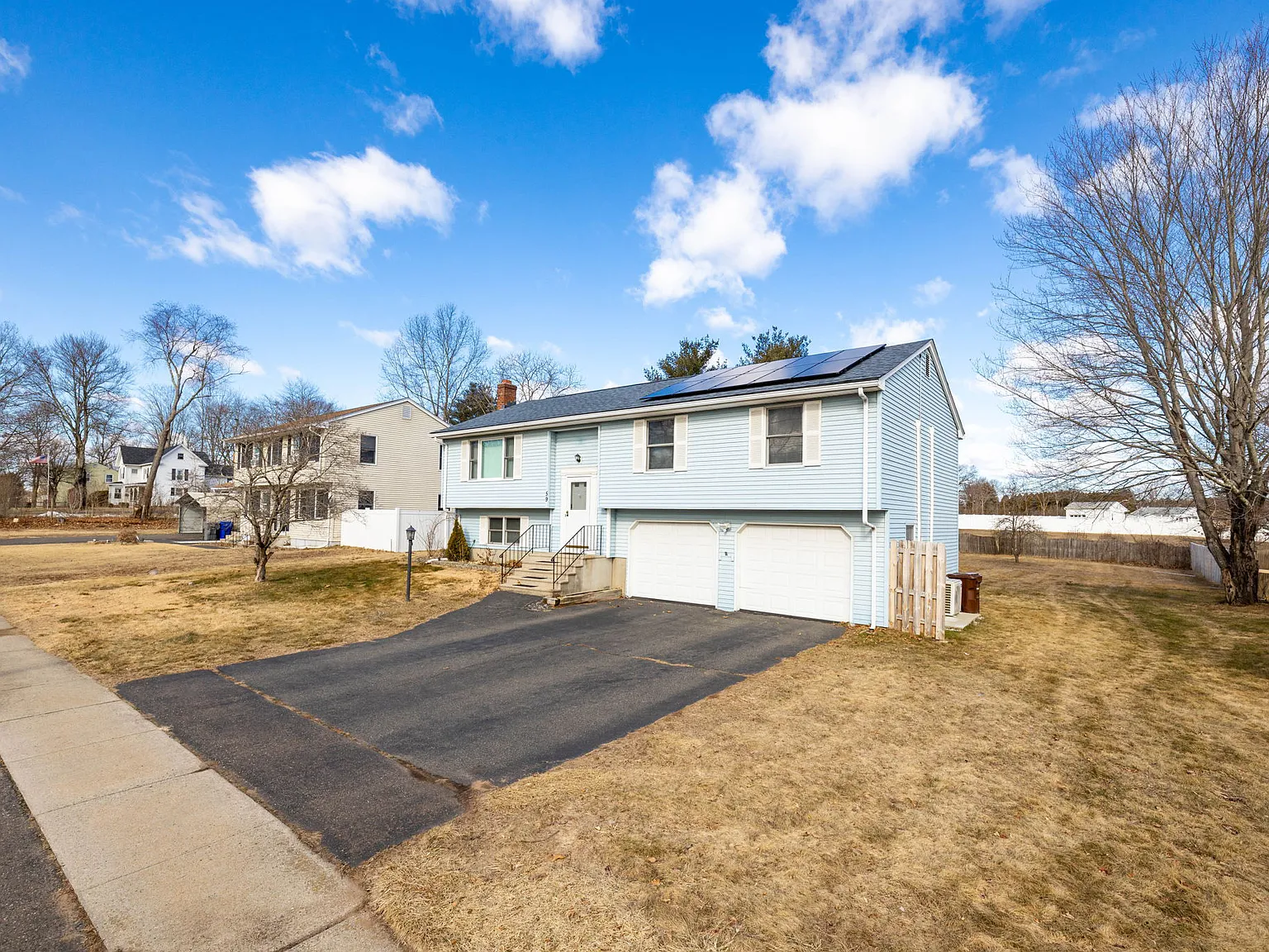 3 bed, 1.5 bath, 1495 sqft, $2,735 — Photo 4