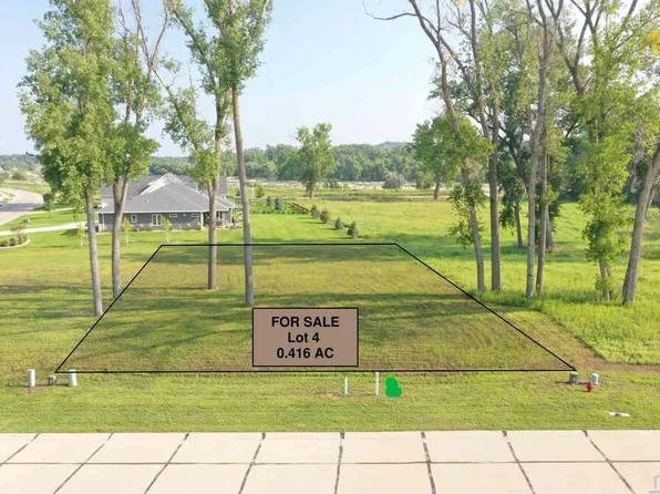 894 N Spanish Bay, North Sioux City, SD 57049