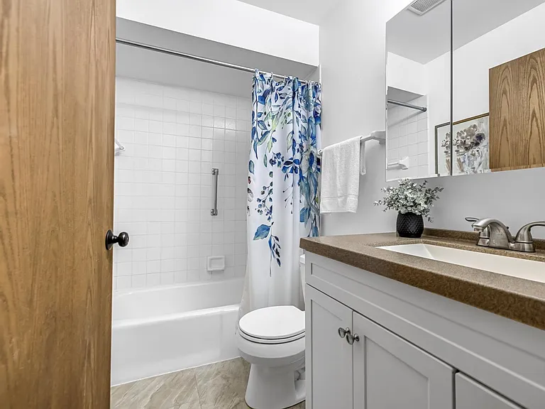 650 Cardiff Dr — Photo 7