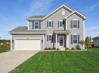 270 E Parkland Dr, Island Lake, IL 60042