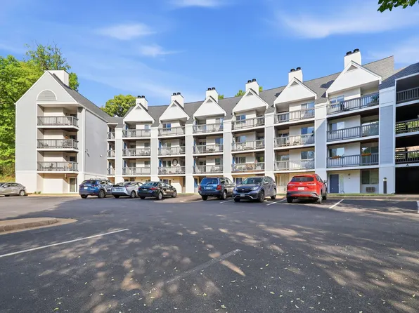 1243 Cedars Ct, Charlottesville, VA