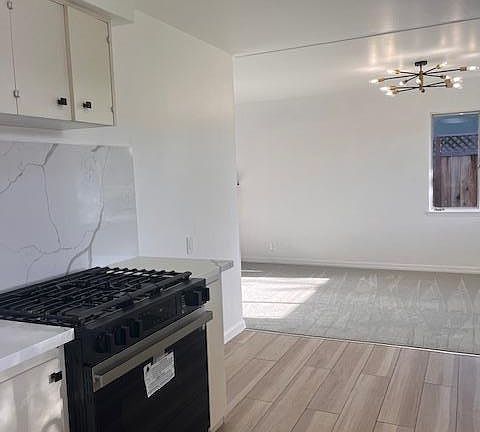 4th image of 3396 Taper Ave