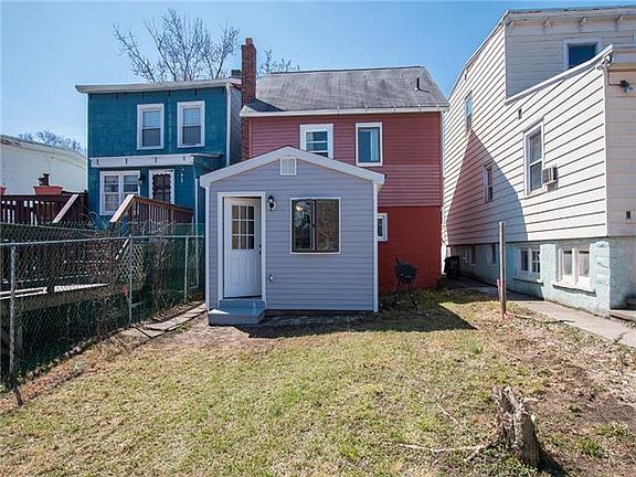 4th image of 126 John St