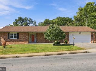 130 Martin Ave, Ephrata, PA 17522