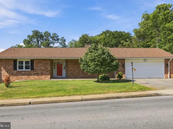 130 Martin Ave, Ephrata, PA 17522