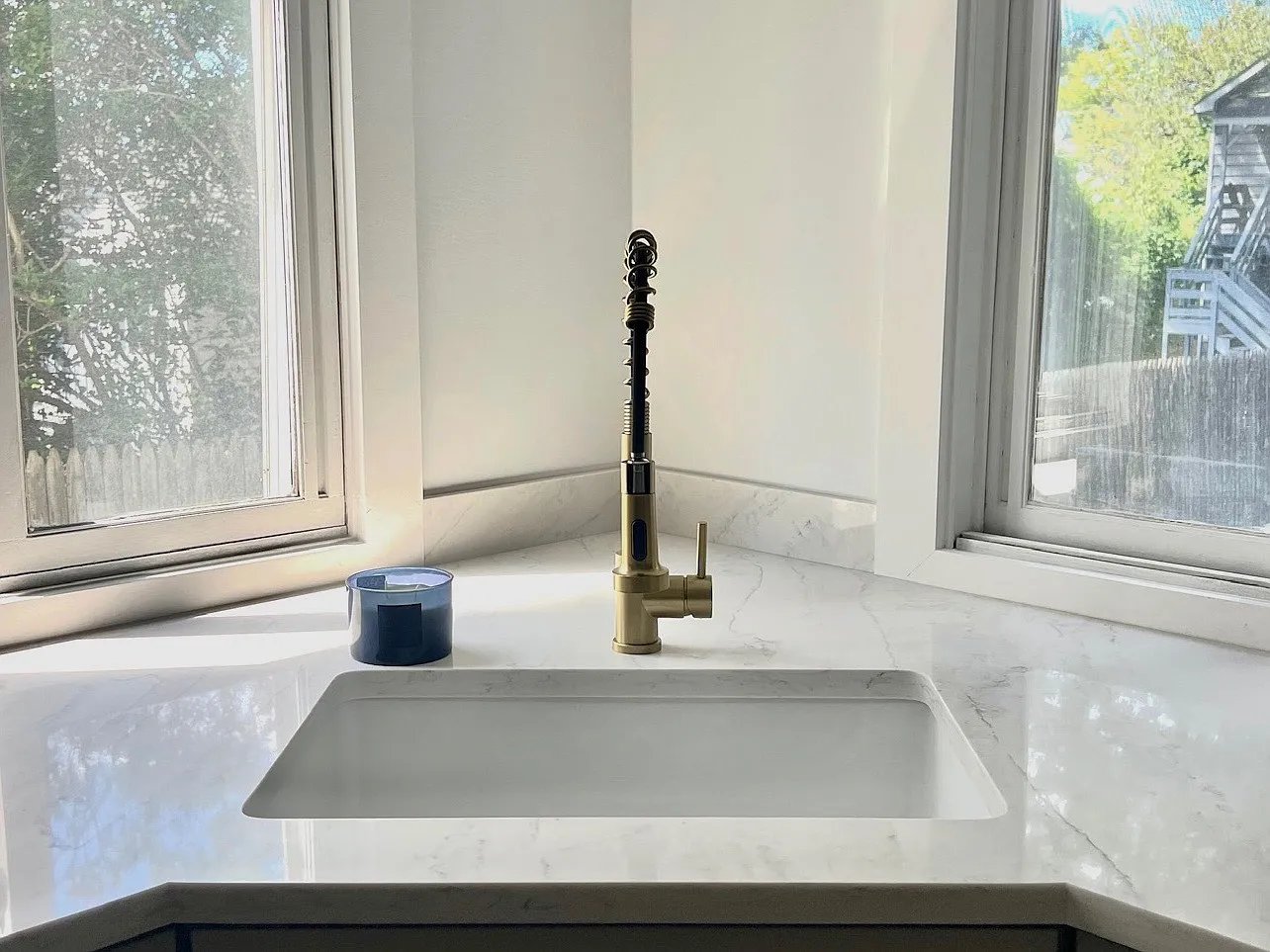 2 bed, 1000 sqft, $2,699 — Photo 3