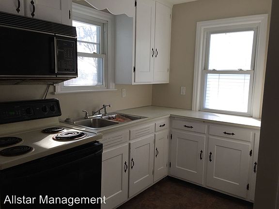 5th image of 210 Columbus St