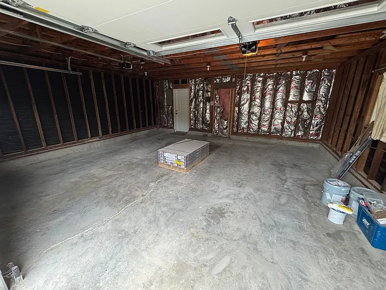 2490 NW 25th St — Photo 33