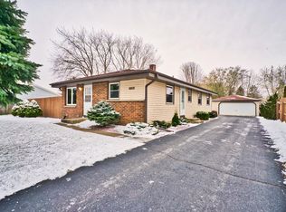 6808 Lone Elm Dr, Racine, WI 53402