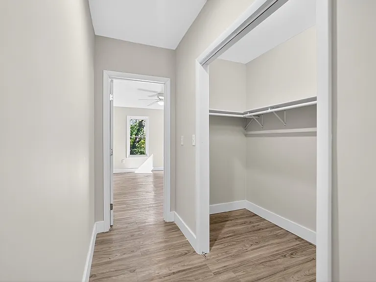 516 Carolyn Ave — Photo 17