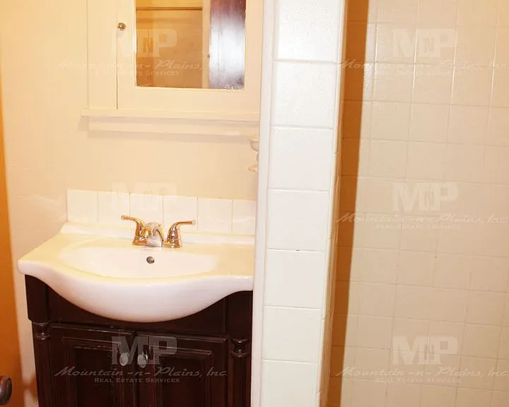 322 1/2 W Laurel St — Photo 7
