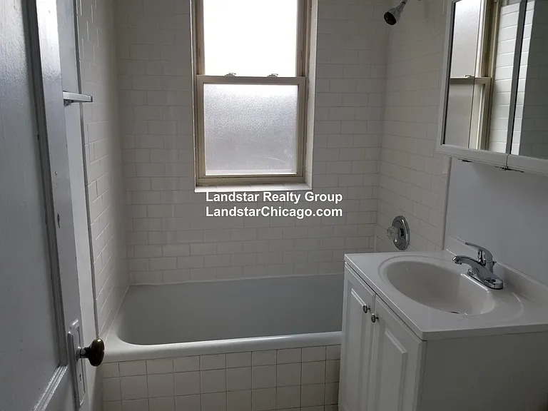 1963 W Foster Ave #2 — Photo 11