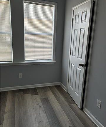 5th image of 1443 Pauline St