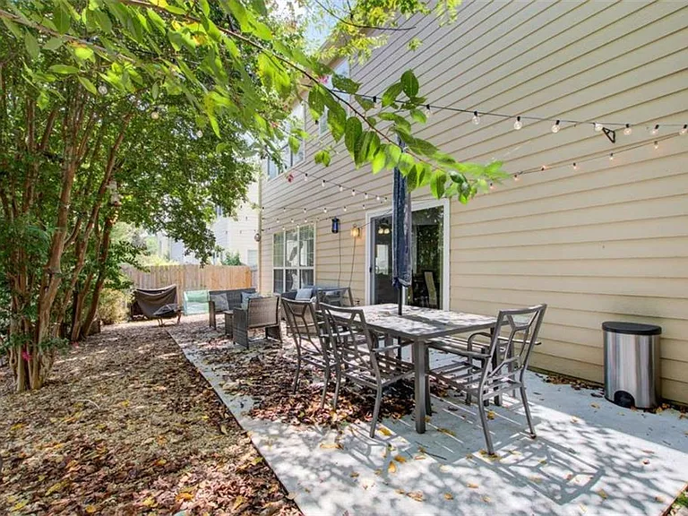513 Stepney Ct SE — Photo 10
