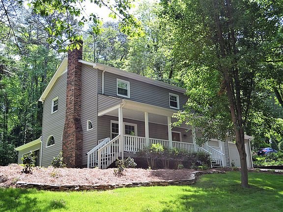 2nd image of 202 Sherwood Pl