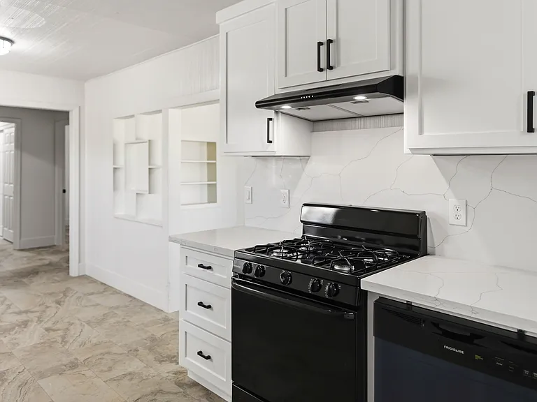 627 S Chinowth St #1 — Photo 9