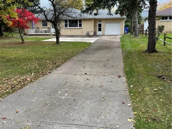 166 Union Rd, West Seneca, NY 14224