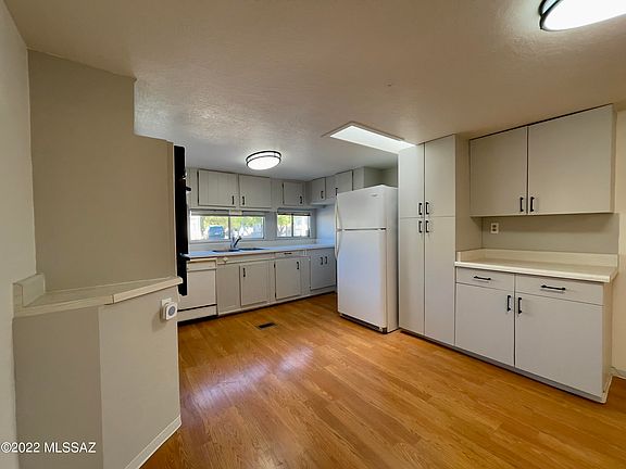 5th image of 5841 W Rocking Circle St