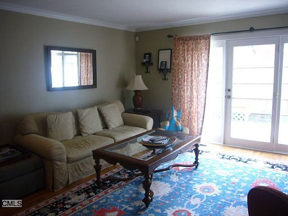 3rd image of 566 Newfield Ave APT 5