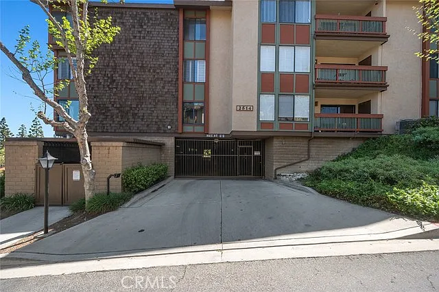 2514 E Willow St #103 — Photo 15