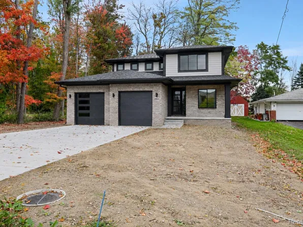29645 Hickey Rd, Chesterfield, MI 48051