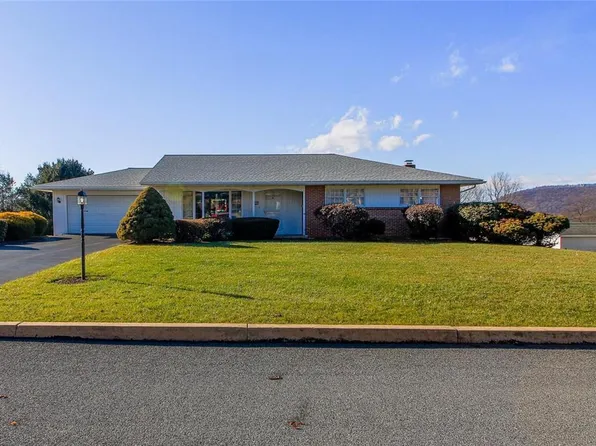 706 N Crescent Ave, Hamburg, PA 19526