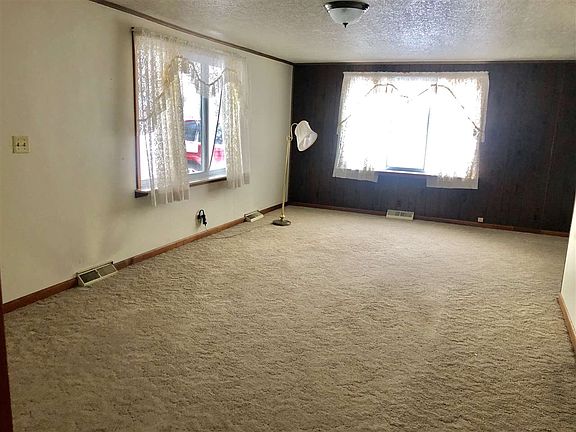 4th image of 3168 N Euclid Ave
