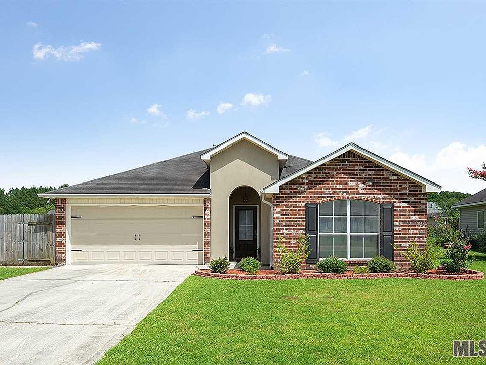 1st image of 26444 Maplewood Dr