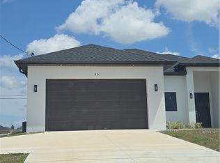 301 Diplomat Pkwy E, Cape Coral, FL 33909
