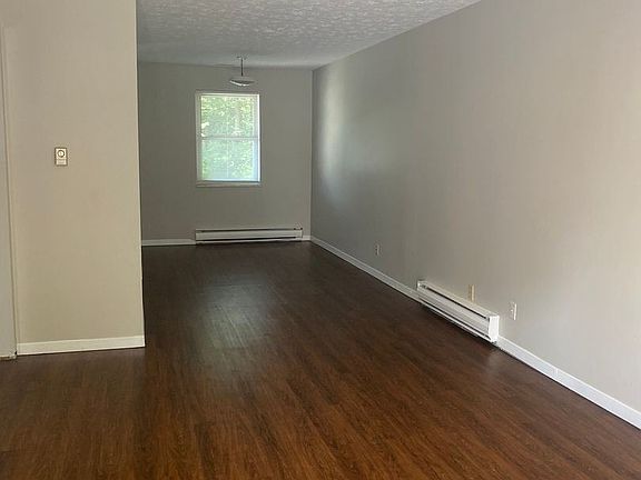 2nd image of 1019 Holloway Dr #8