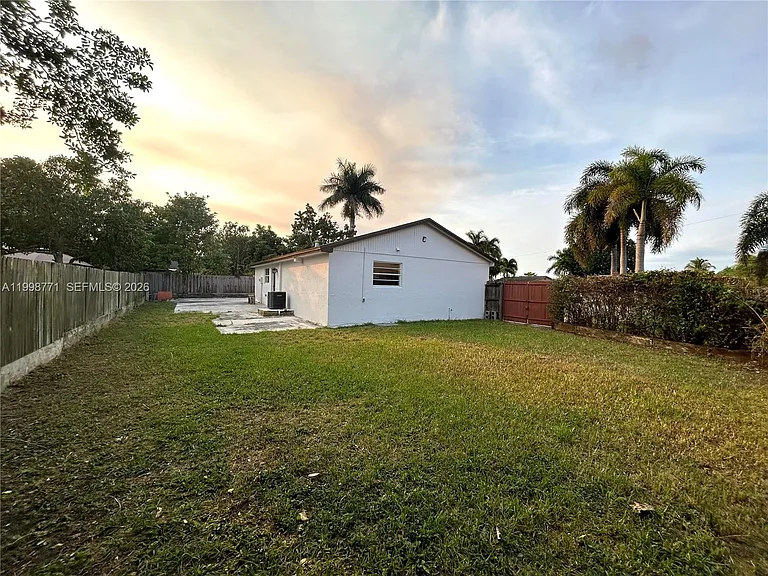 1666 SW 3rd Ct — Photo 12