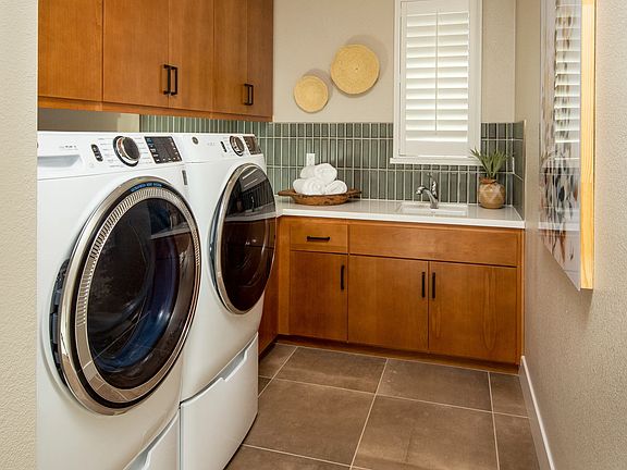 Plan 6 Model Home Laundry