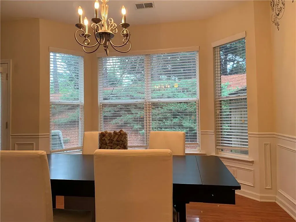3 bed, 2.5 bath, 1864 sqft, $2,500 — Photo 4