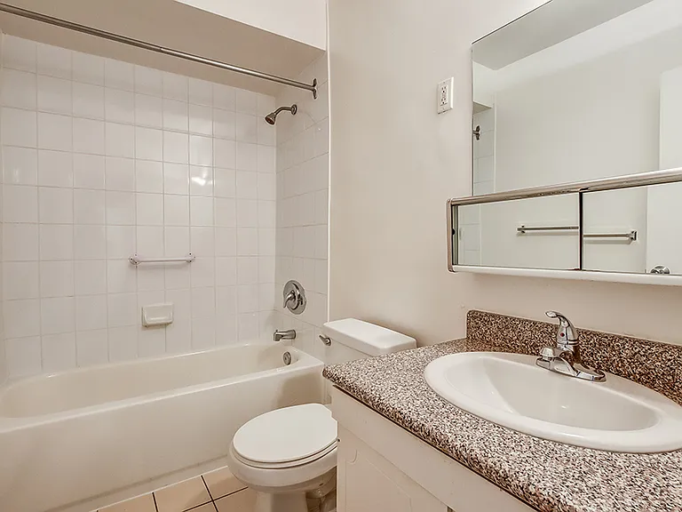 37 Lord Seaton Rd — Photo 7